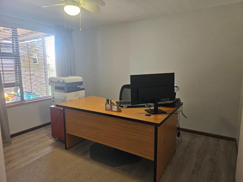 8 Bedroom Property for Sale in Mossel Bay Central Western Cape